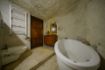 صورة غرفة كهف Sami Aga مع حوض استحمام وتراس1013 